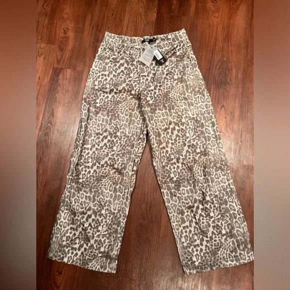 Jaded London Collossus Leopard Print Baggy Jeans - Picture 5 of 6